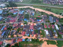PM Anwar fulfils promise to expedite flood mitigation projects, help long-suffering victims