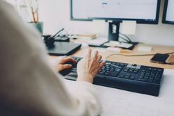 US employees getting the most from new workplace AI tools already have a major advantage, research finds