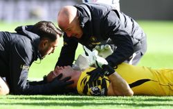 Soccer-Chelsea's Martinez out for a few weeks after jaw surgery, says Alonso