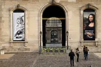 Paris museums close as France deploys thousands of police for new protests