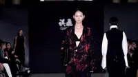 Chinese recycling worker turns down modeling offers after runway debut