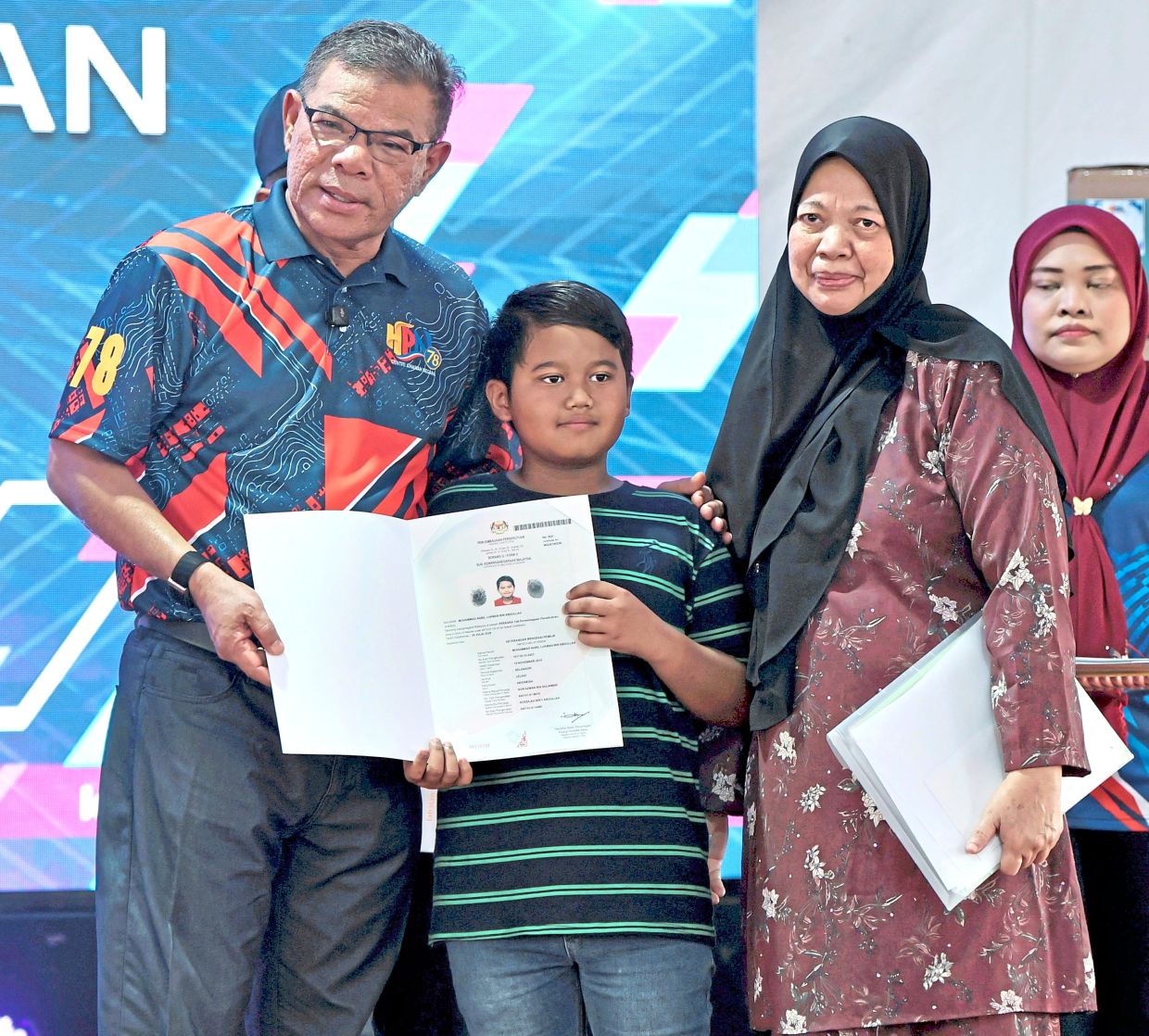 275,785 new MyKad issued