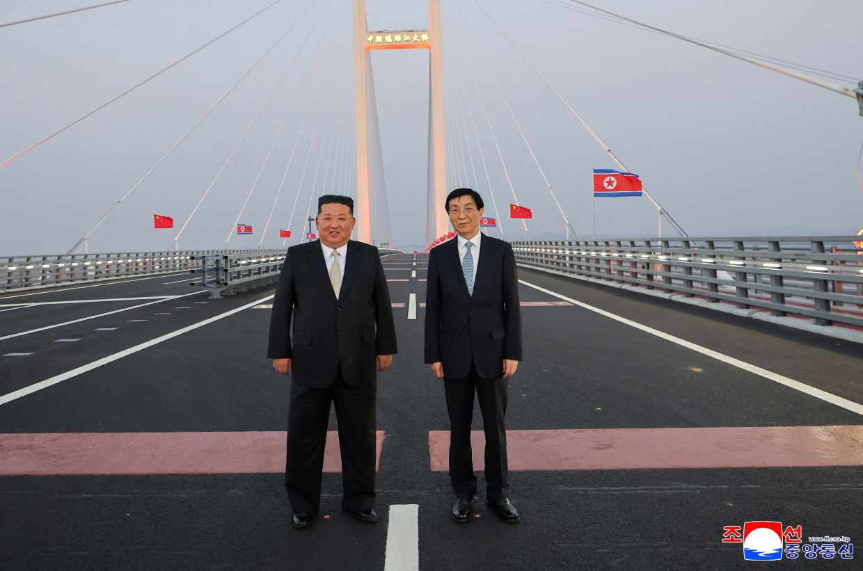 朝鲜领导人金正恩访问中国边境城市后返回朝鲜