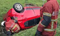 Man hurt after car lands in ditch on Karak Highway