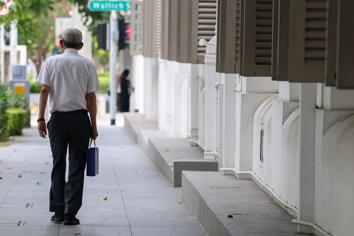 A new office will be set up to help employers defray the costs of developing and implementing flexi-load arrangements for seniors. -- PHOTO: BUSINESS TIMES via The Straits Times/ANN