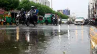 India to evacuate thousands as Cyclone Arnab nears eastern coast