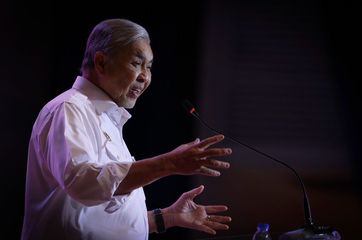 Cost cutting must not come at the expense of roads in Sabah, S'wak, says Zahid