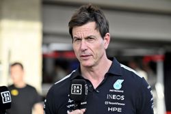 Motor racing-Wolff hits back at fellow Austrian Marko over Russell comments