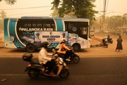 Indonesia sends oxygen bus to aid residents choking on forest fire haze