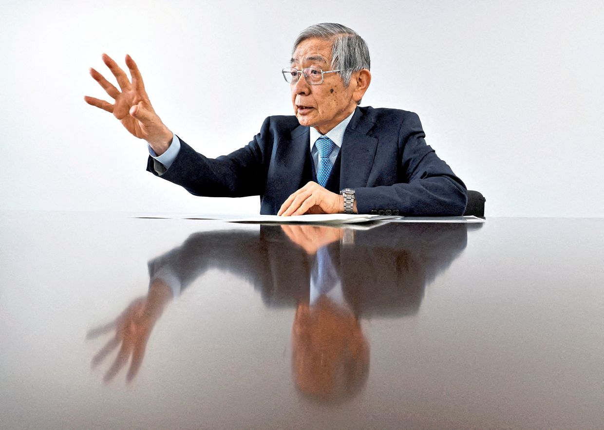 Ex-BoJ chief backs hikes but deputy urges caution