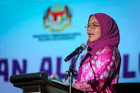 Minister denies plantation fire links
