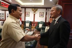 Prabowo to meet Singapore envoy on mission to ease relations