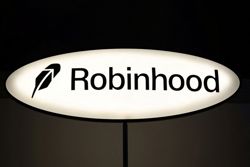 Robinhood shares fall as crypto markets chill drives profit miss