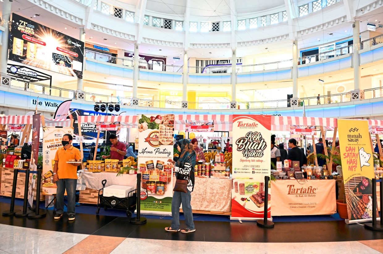 A variety of food stalls and vendor booths from entrepreneurs across Selangor at Petaling Jaya Entrepreneur Day.