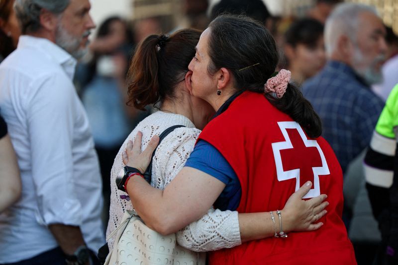 Spanish town rallies to help victims of deadly train crash