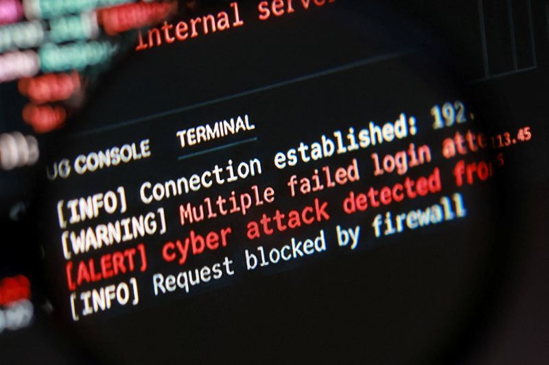 网络攻击掩盖了美国中期选举前大金主们的政治捐款活动