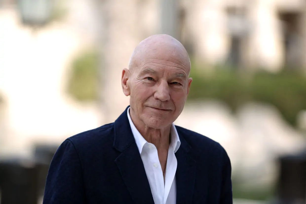 Sir Patrick Stewart Meninggal Dunia Pada Usia 86 Tahun, Legenda Star Trek dan X-Men Pergi Selamanya 2 Sir Patrick Stewart Meninggal Dunia Pada Usia 86 Tahun, Legenda Star Trek dan X-Men Pergi Selamanya