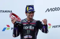 Motorcycling-Martin cuts Sepang practice short to aid recovery from wrist fracture