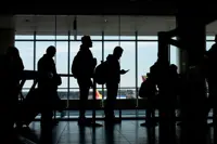 As US airlines deploy AI pricing tools, startups help travelers cash in on fare drops
