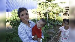 Relocated Pursat riverside families find safety, but struggle to earn a living