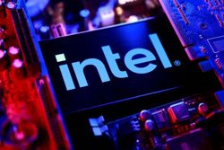 Intel warning sparks chip rout as PC weakness clouds turnaround