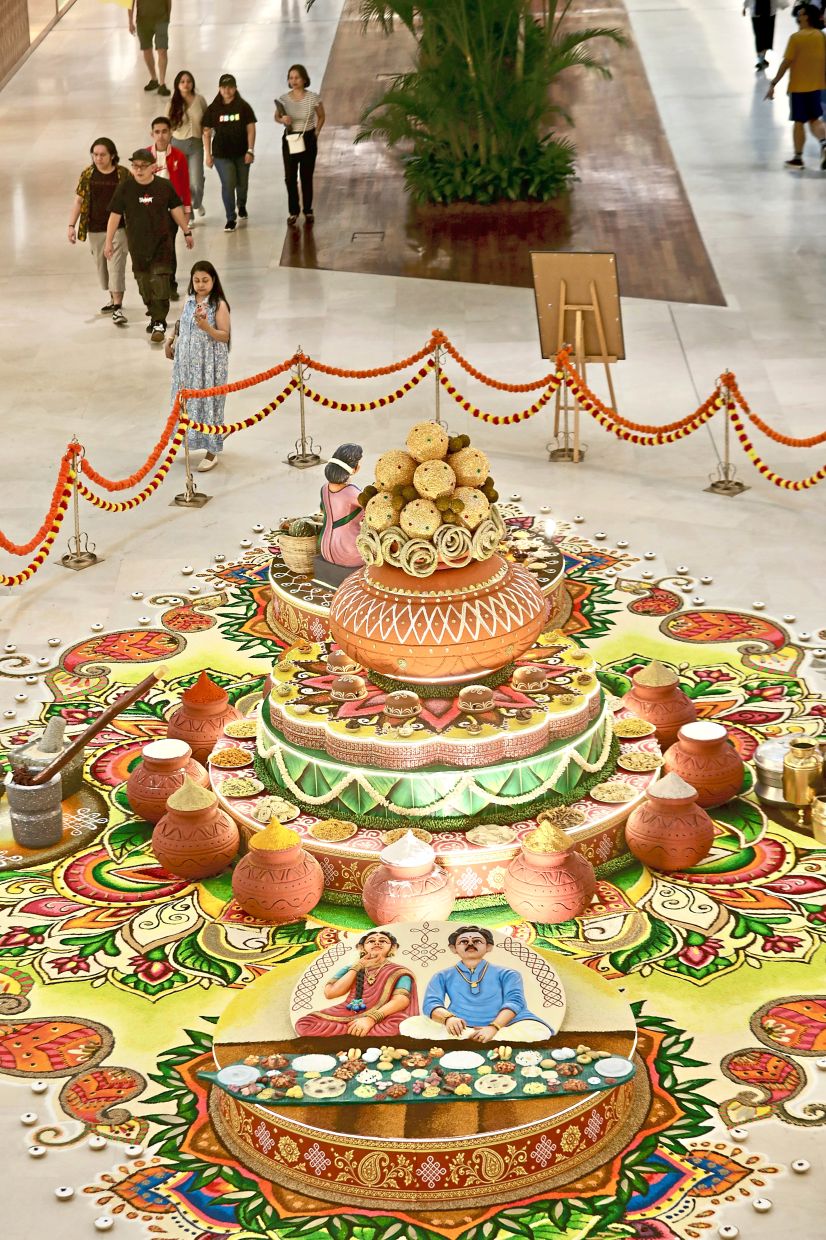The Gardens mall’s main kolam pays tribute to a traditional South Indian banana-leaf meal.