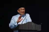 Govt committed to opening university pathways for pondok students, says Anwar