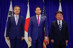 Japan, South Korea, US vow 'complete' North Korea denuclearisation