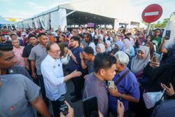 Extra RM200mil grant allocated to support small-scale entrepreneurs, says Anwar