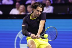 Tennis-Alcaraz beats Medvedev to reach Vienna final